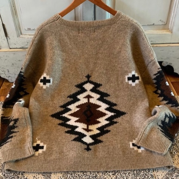 New Western Yellowstone Tribal Aztec Printed Pullover Crew Neck Sweater - Picture 6 of 9